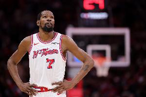新赛季火箭有14个背靠背赛程要打 其中有7次是两连客场